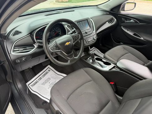 Used 2018 Chevrolet Malibu LS w/ LPO, Convenience Package 2 FWD image 13