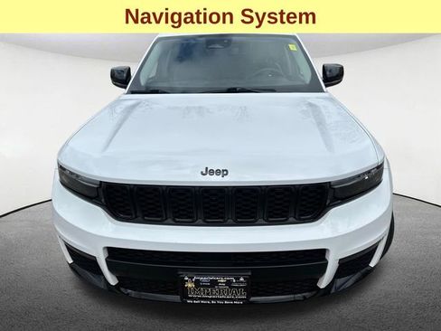 Used 2023 Jeep Grand Cherokee L Limited w/ Black Appearance Package AWD/4WD image 4