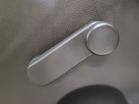 Used 2020 Chevrolet Sonic LT image 27