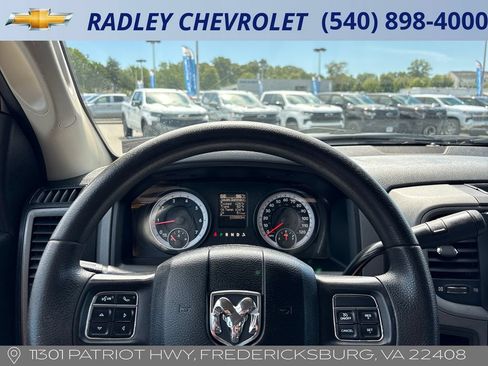 Used 2015 RAM 2500 Tradesman w/ Chrome Appearance Group AWD/4WD image 6