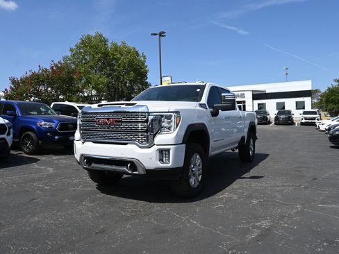 Used 2022 GMC Sierra 2500 Denali w/ Denali Ultimate Package AWD/4WD image 1