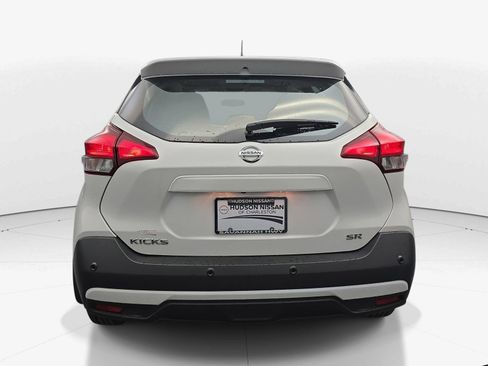 Used 2020 Nissan Kicks SR FWD image 7