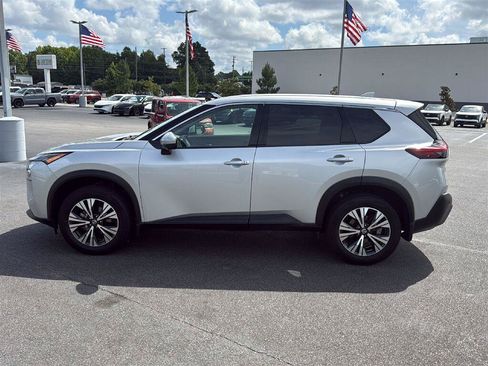 Used 2021 Nissan Rogue SV FWD image 4