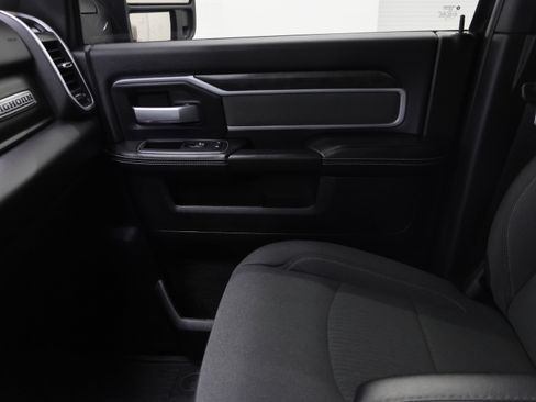 Used 2023 RAM 3500 Big Horn w/ Night Edition AWD/4WD image 13