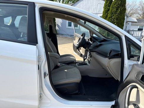 Used 2019 Ford Fiesta SE image 11