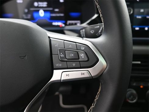 Certified 2023 Volkswagen Taos SE image 28