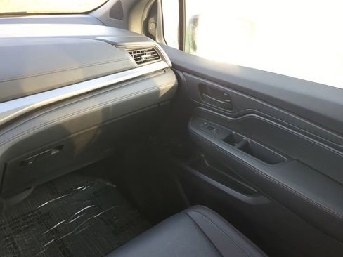 Used 2025 Honda Odyssey Sport-L image 17