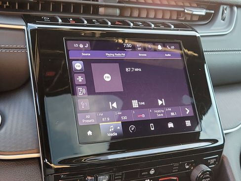 New 2025 Jeep Grand Cherokee 4WD image 23