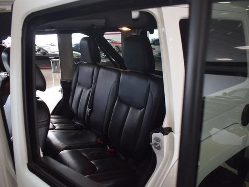 Used 2014 Jeep Wrangler Unlimited Sahara AWD/4WD image 66