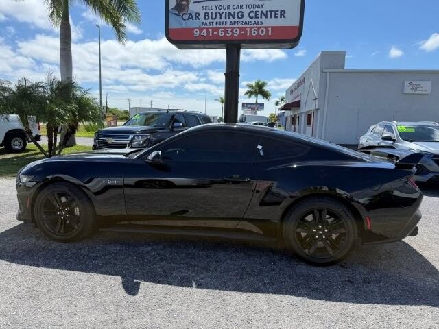 Used 2024 Ford Mustang GT RWD image 1