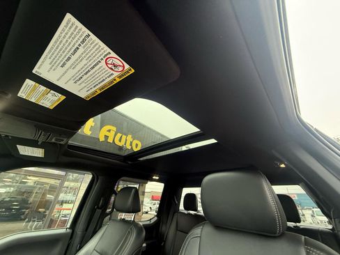 Used 2022 Ford F250 Lariat w/ Tremor Off-Road Package image 29