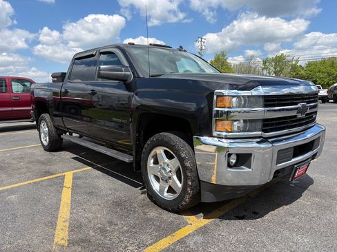 Used 2015 Chevrolet Silverado 2500 LT w/ LT Convenience Package AWD/4WD image 4