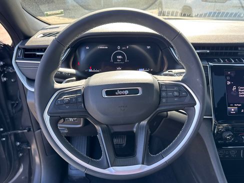 Used 2024 Jeep Grand Cherokee Laredo X AWD/4WD image 15