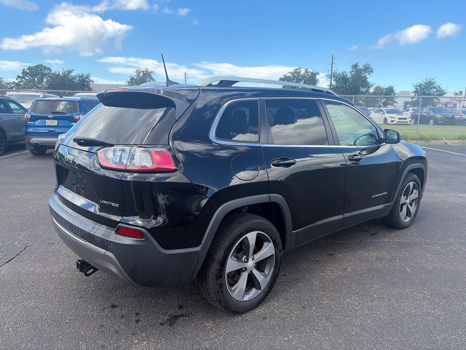 Used 2019 Jeep Cherokee Limited FWD image 7