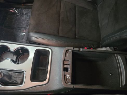 Certified 2022 Jeep Grand Cherokee Laredo X image 27