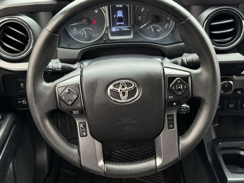 Used 2021 Toyota Tacoma TRD Sport w/ Technology Package AWD/4WD image 15