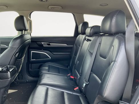 Used 2021 Kia Telluride LX AWD/4WD image 14