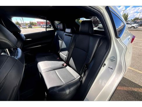 Used 2021 Toyota Venza Limited image 28