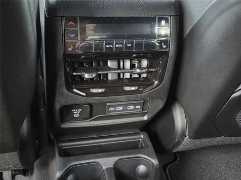 New 2026 Jeep Grand Cherokee L Limited image 10