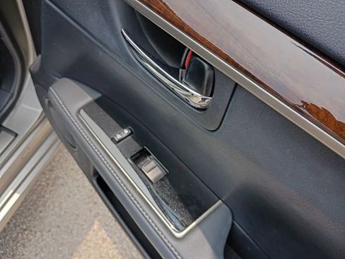 Used 2016 Lexus ES 350 w/ Luxury Package w/Wood Trim FWD image 22