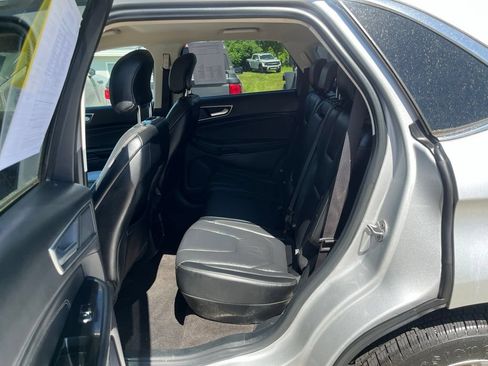 Used 2019 Ford Edge Titanium AWD/4WD image 11