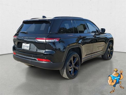Used 2024 Jeep Grand Cherokee Limited w/ Black Appearance Package image 5