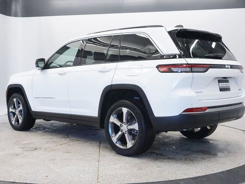 New 2026 Jeep Grand Cherokee Limited AWD/4WD image 4