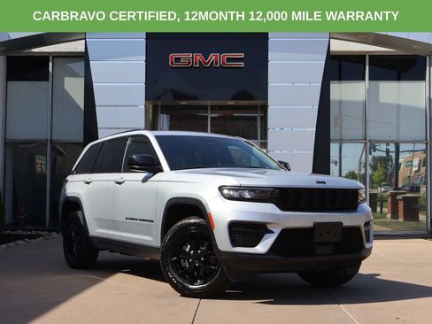 Used 2024 Jeep Grand Cherokee Altitude RWD image 1