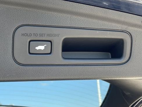 Used 2025 Acura MDX FWD image 31
