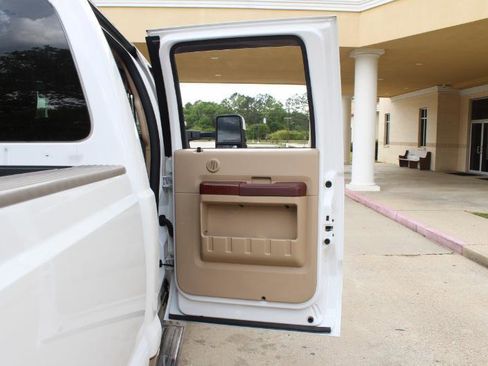 Used 2011 Ford F450 King Ranch w/ FX4 Off Road Pkg image 30