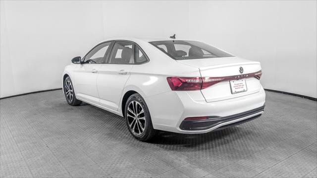 Used 2025 Volkswagen Jetta Sport FWD image 4