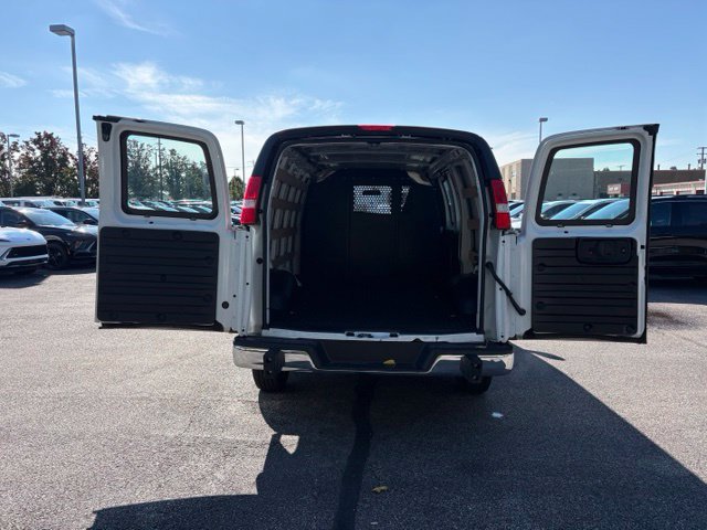 Used 2025 GMC Savana 2500 w/ Driver Convenience Package RWD image 8