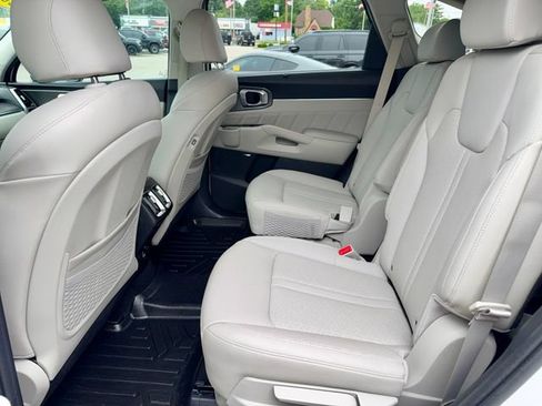 Used 2023 Kia Sorento SX Prestige w/ Panoramic Sunroof Package AWD/4WD image 11