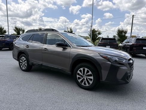 Used 2024 Subaru Outback Premium AWD/4WD image 2