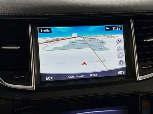 Used 2019 INFINITI QX50 Luxe w/ Navigation Package AWD/4WD image 2