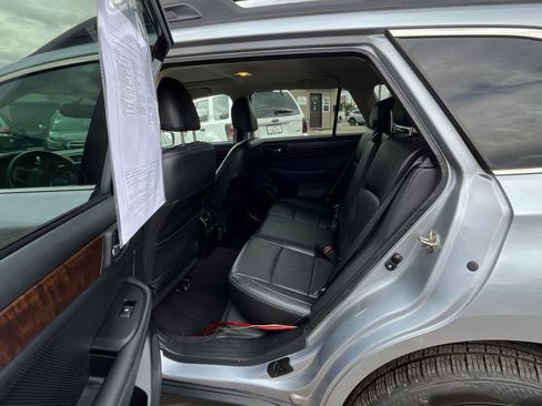 Used 2015 Subaru Outback 2.5i Limited AWD/4WD image 21