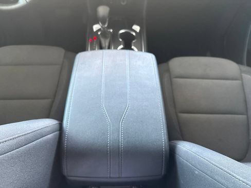 Used 2023 Chevrolet Traverse LT FWD image 24