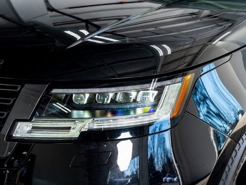 Used 2024 Land Rover Range Rover Autobiography image 13