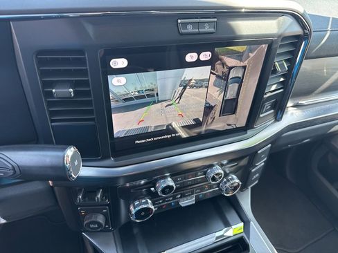 Used 2025 Ford F350 Lariat w/ FX4 Off-Road Package image 29