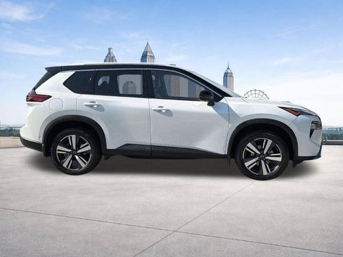 Certified 2025 Nissan Rogue SL AWD/4WD image 28