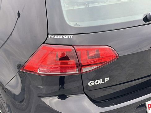 Used 2016 Volkswagen Golf S image 9