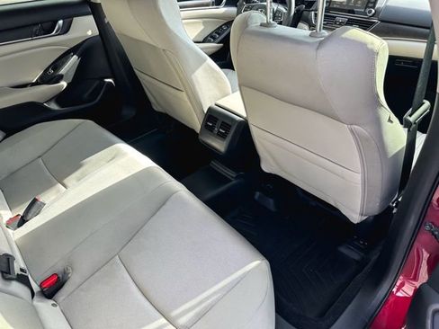 Used 2018 Honda Accord EX image 21