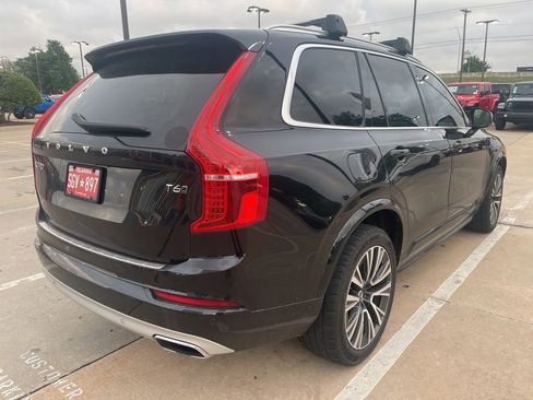 Used 2021 Volvo XC90 T6 Momentum image 4