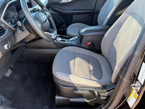 Used 2021 Ford Escape SE image 26