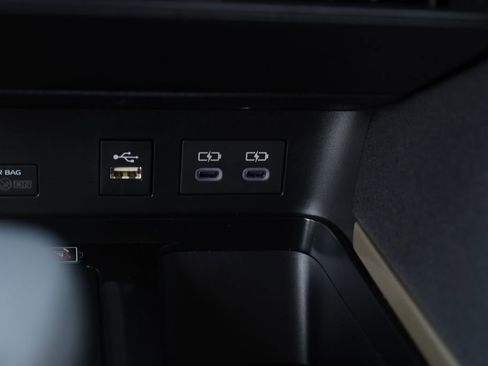 Used 2025 Toyota Camry LE image 17