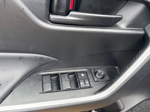 Used 2025 Toyota RAV4 LE AWD/4WD image 12
