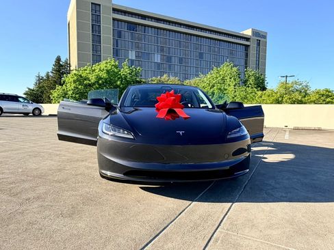 Used 2025 Tesla Model 3 Long Range RWD image 35