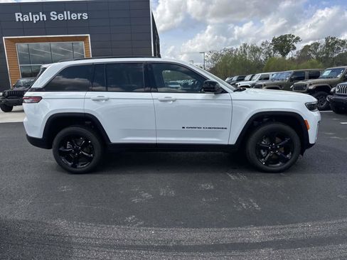 New 2026 Jeep Grand Cherokee Limited w/ Limited Altitude Package RWD image 6
