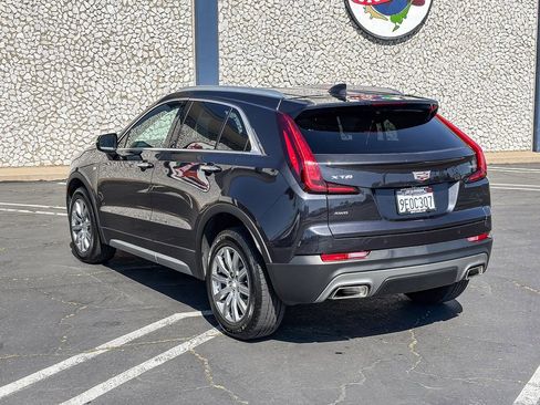 Used 2023 Cadillac XT4 Premium Luxury image 2
