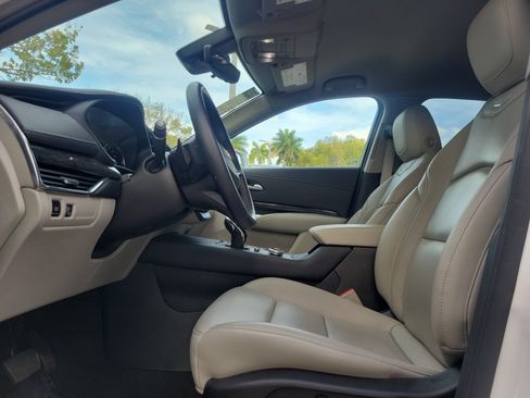 Used 2020 Cadillac XT4 Premium Luxury w/ Enhanced Visibility Package image 21